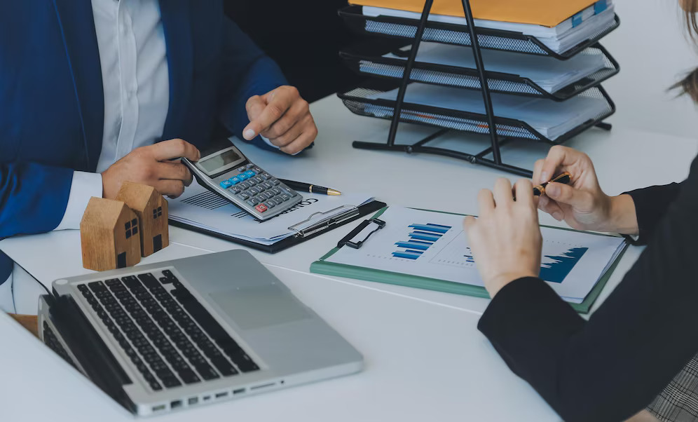 Introduction to Bookkeeping vs Accounting